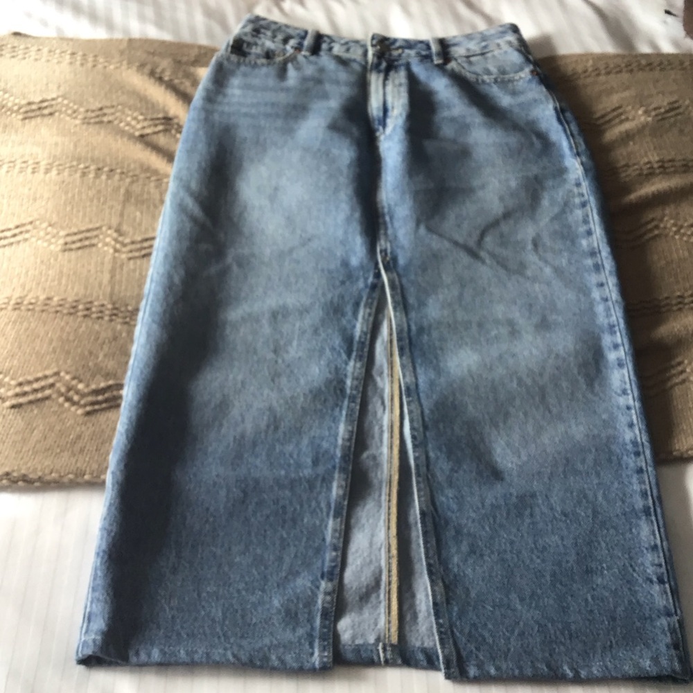 Dynamite  midi Blue Washed Denim Skirt with Front Slit